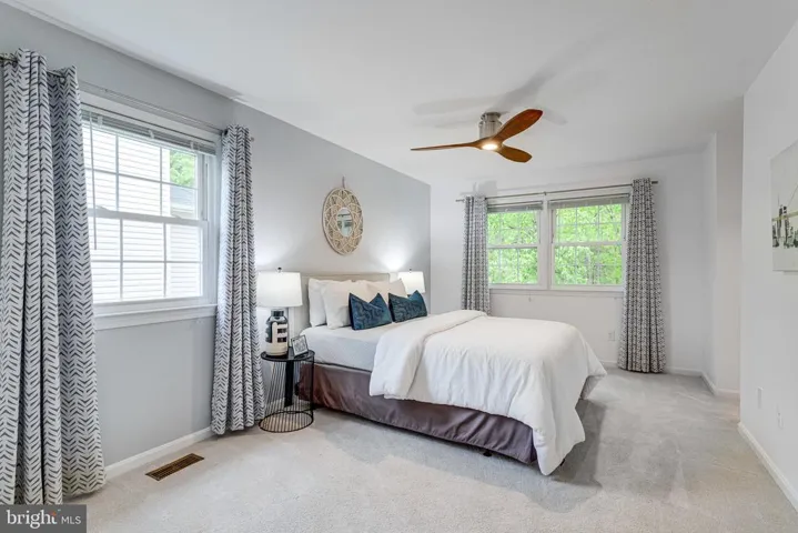 7187 Lake Cove Dr, Alexandria, Virginia 22315