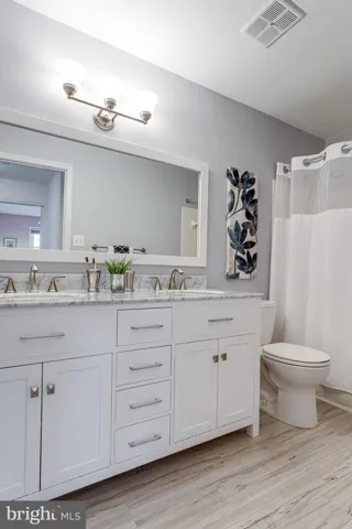 7187 Lake Cove Dr, Alexandria, Virginia 22315