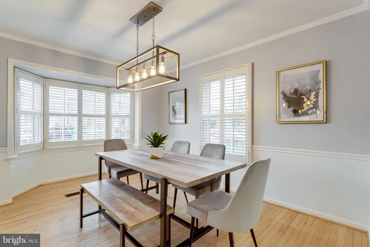 7187 Lake Cove Dr, Alexandria, Virginia 22315