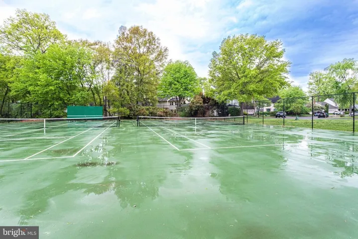 7187 Lake Cove Dr, Alexandria, Virginia 22315