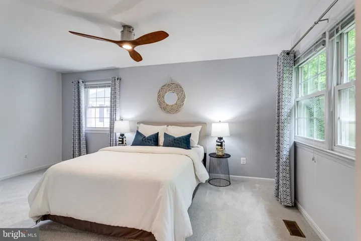 7187 Lake Cove Dr, Alexandria, Virginia 22315