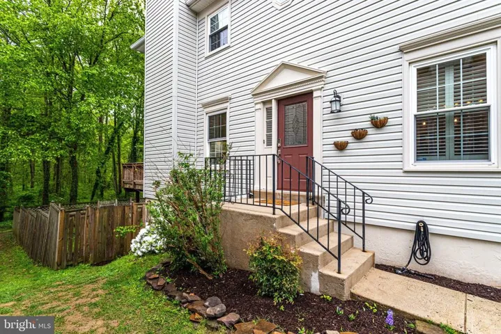 7187 Lake Cove Dr, Alexandria, Virginia 22315
