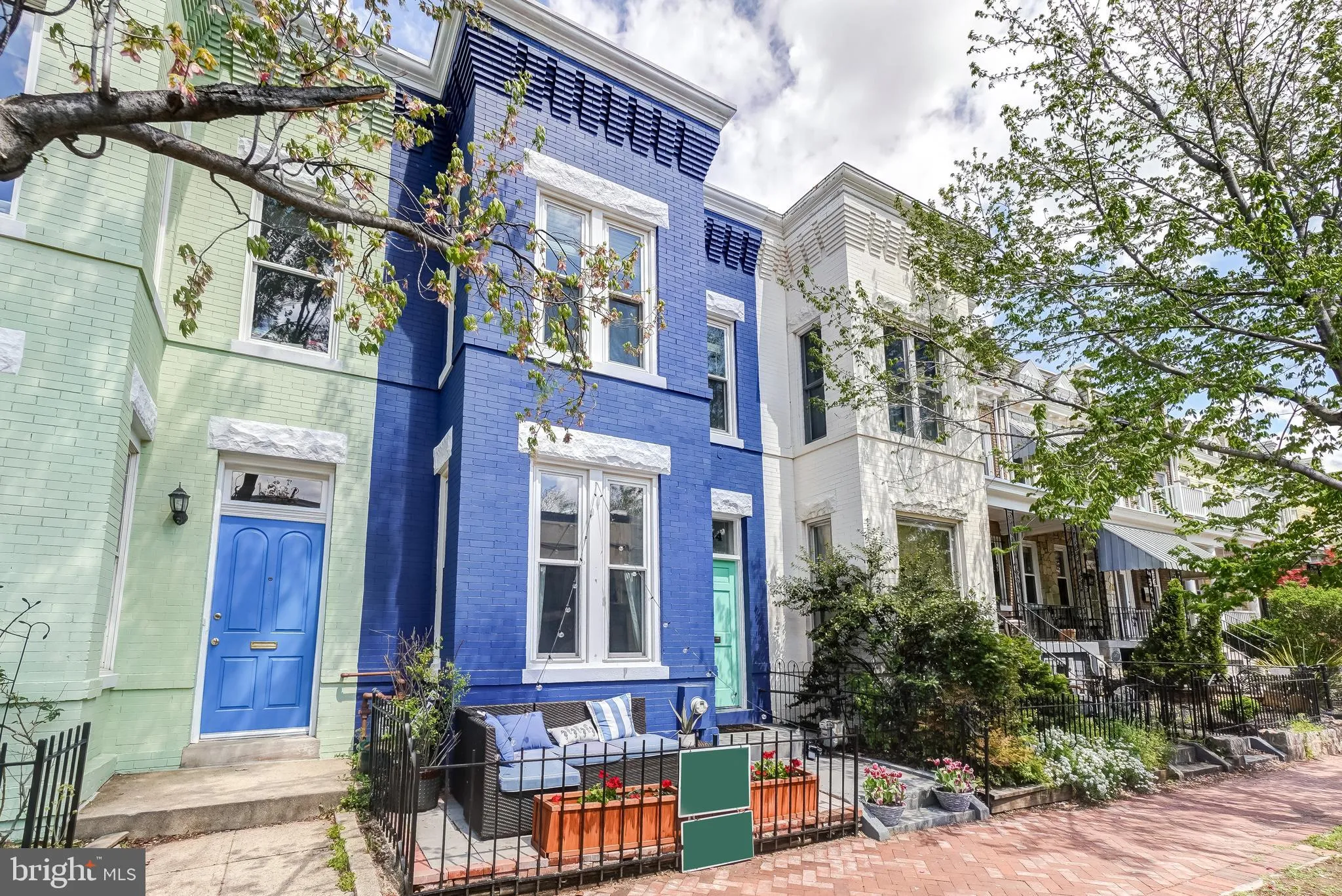 1234 D STREET, Washington, DC 20002