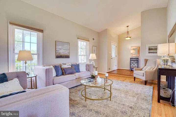 5924 Crossin Ct, Burke, Virginia 22015