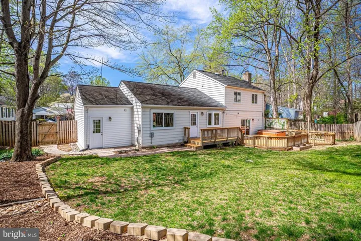 5924 Crossin Ct, Burke, Virginia 22015
