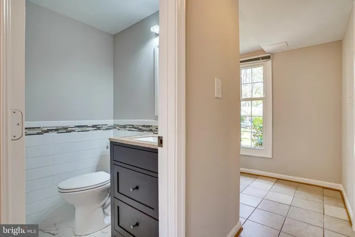 5924 Crossin Ct, Burke, Virginia 22015