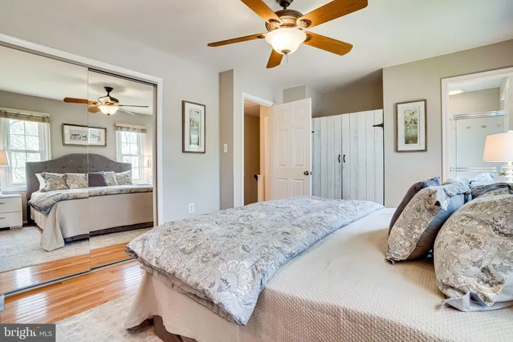 5924 Crossin Ct, Burke, Virginia 22015