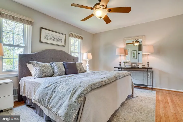 5924 Crossin Ct, Burke, Virginia 22015