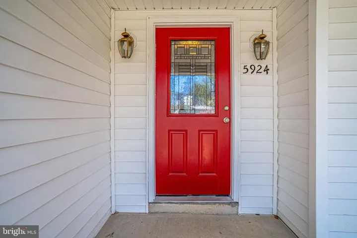 5924 Crossin Ct, Burke, Virginia 22015