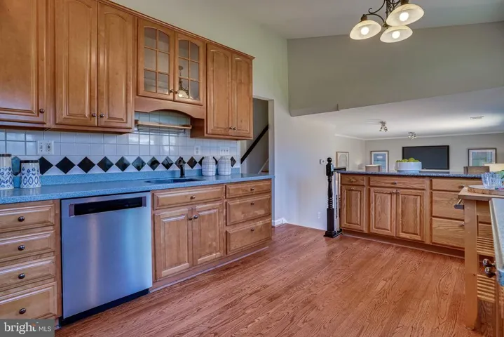 5924 Crossin Ct, Burke, Virginia 22015