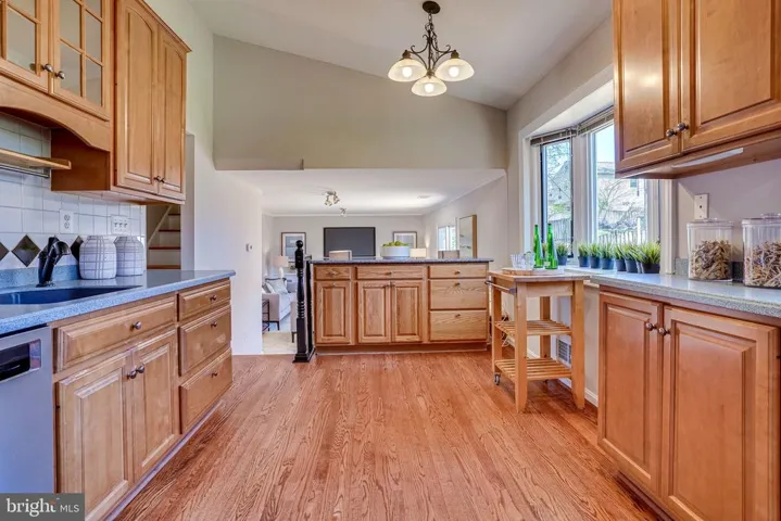 5924 Crossin Ct, Burke, Virginia 22015