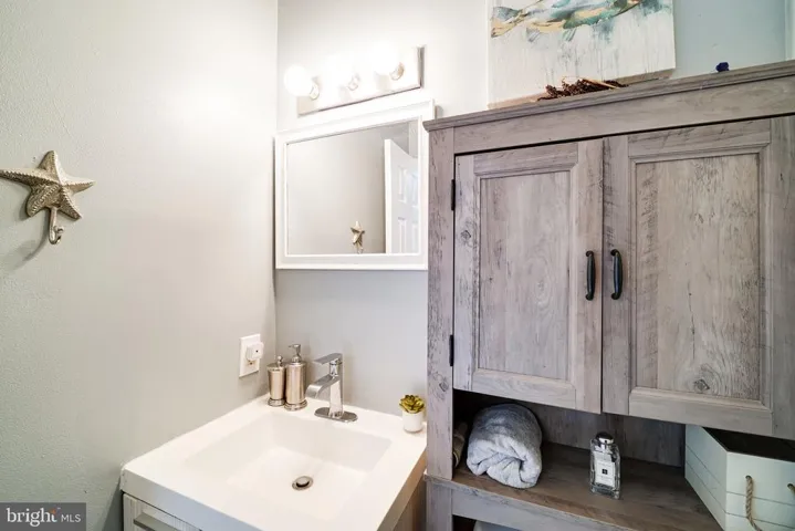 7219 Parsons Ct, Alexandria, Virginia 22306
