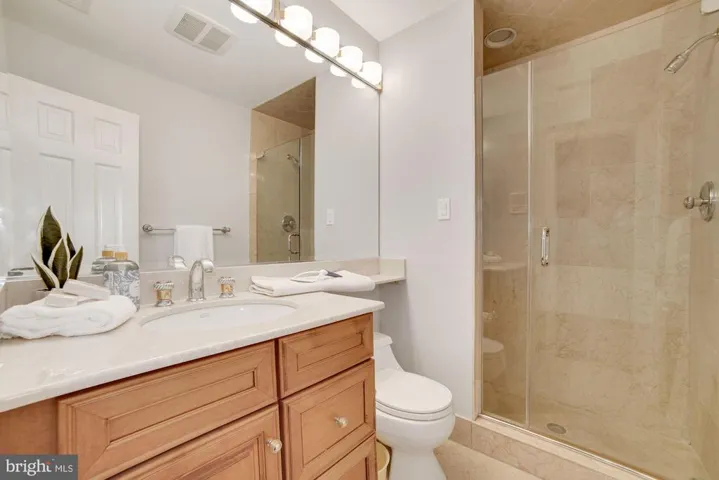 7617 Helena Dr, Falls Church, Virginia 22043
