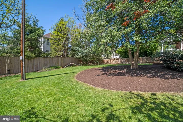 7617 Helena Dr, Falls Church, Virginia 22043
