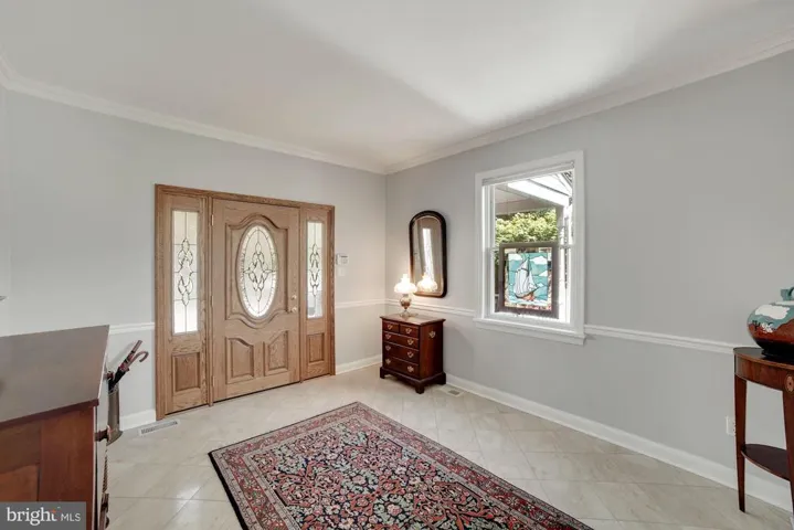 7617 Helena Dr, Falls Church, Virginia 22043