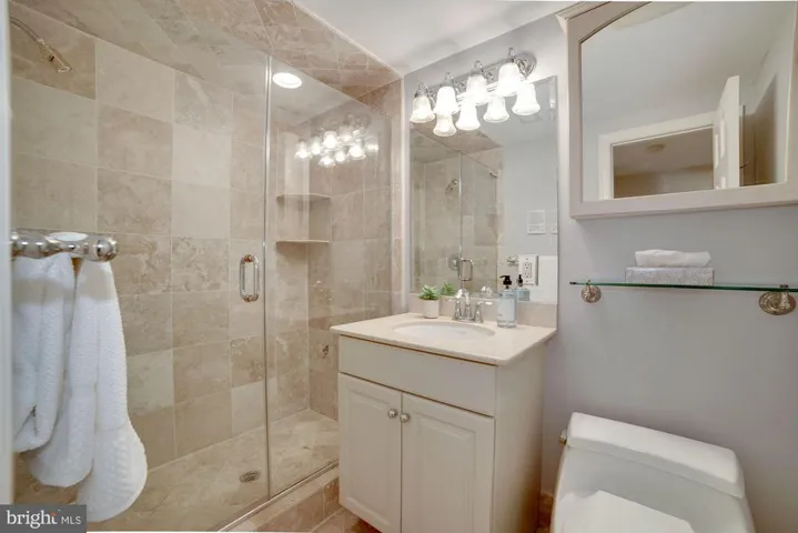 7617 Helena Dr, Falls Church, Virginia 22043