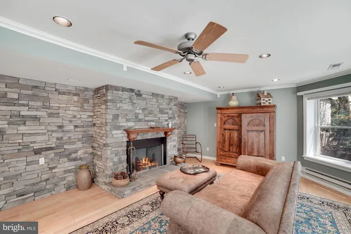7617 Helena Dr, Falls Church, Virginia 22043