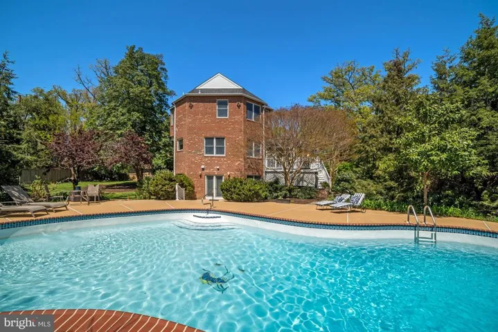7617 Helena Dr, Falls Church, Virginia 22043