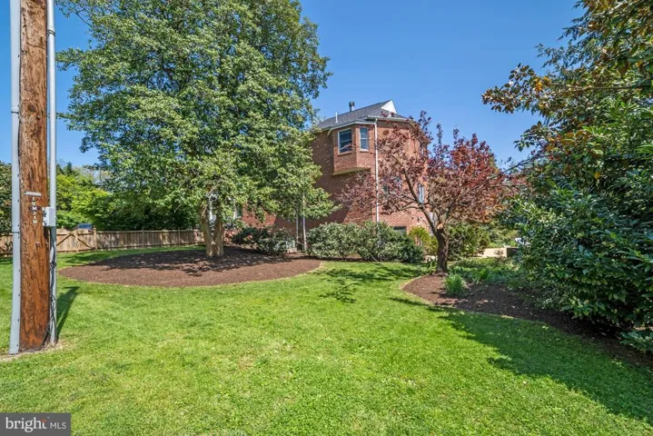 7617 Helena Dr, Falls Church, Virginia 22043