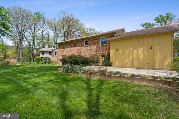 2534 Roswell Ct, Falls Church, Virginia 22043