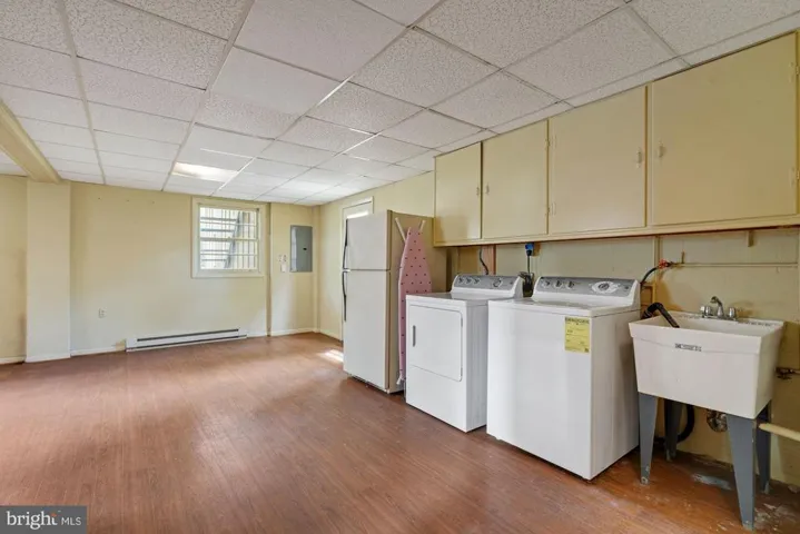 2534 Roswell Ct, Falls Church, Virginia 22043
