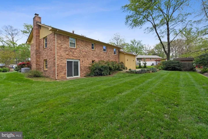 2534 Roswell Ct, Falls Church, Virginia 22043