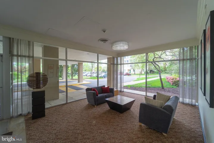 6631 Wakefield Dr #702, Alexandria, Virginia 22307