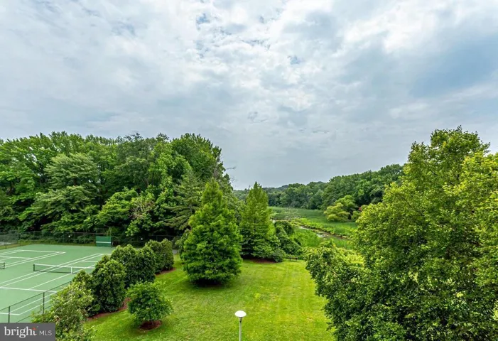 6631 Wakefield Dr #702, Alexandria, Virginia 22307