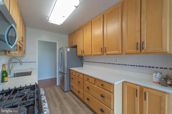 6631 Wakefield Dr #702, Alexandria, Virginia 22307