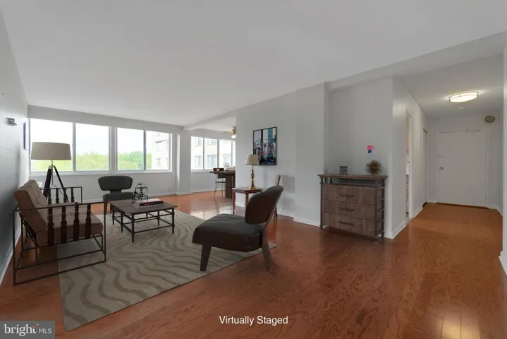 6631 Wakefield Dr #702, Alexandria, Virginia 22307
