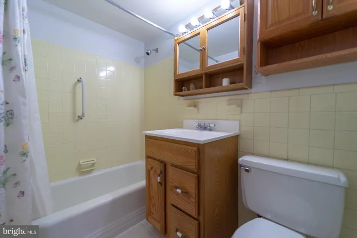 6631 Wakefield Dr #702, Alexandria, Virginia 22307