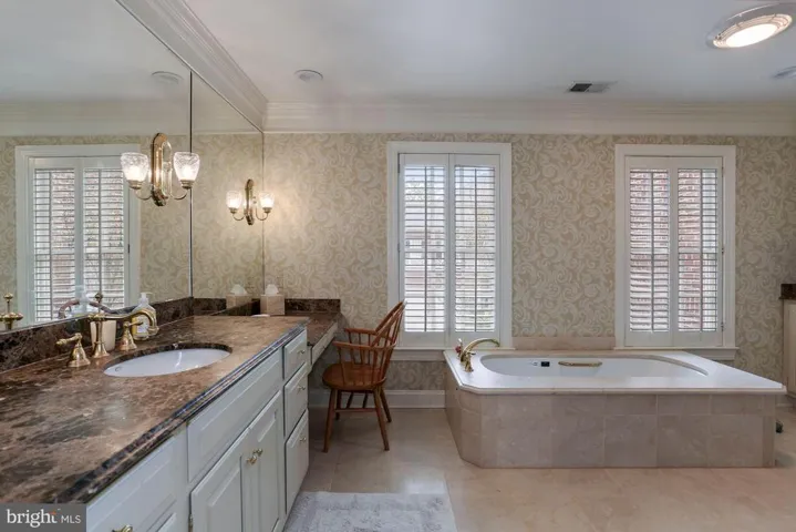 3818 N Randolph Ct, Arlington, Virginia 22207