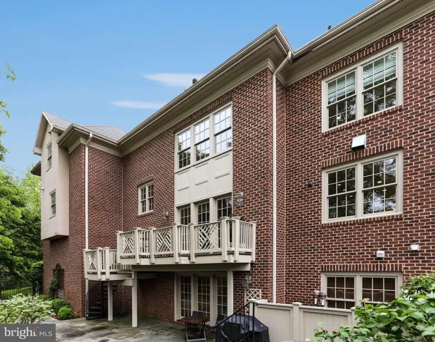 3818 N Randolph Ct, Arlington, Virginia 22207