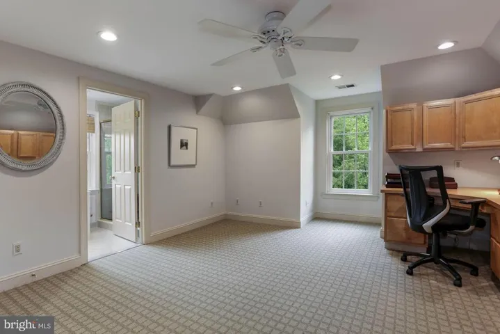 3818 N Randolph Ct, Arlington, Virginia 22207