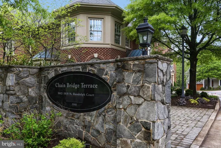 3818 N Randolph Ct, Arlington, Virginia 22207