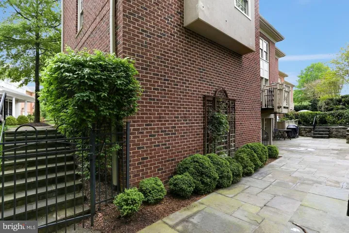 3818 N Randolph Ct, Arlington, Virginia 22207