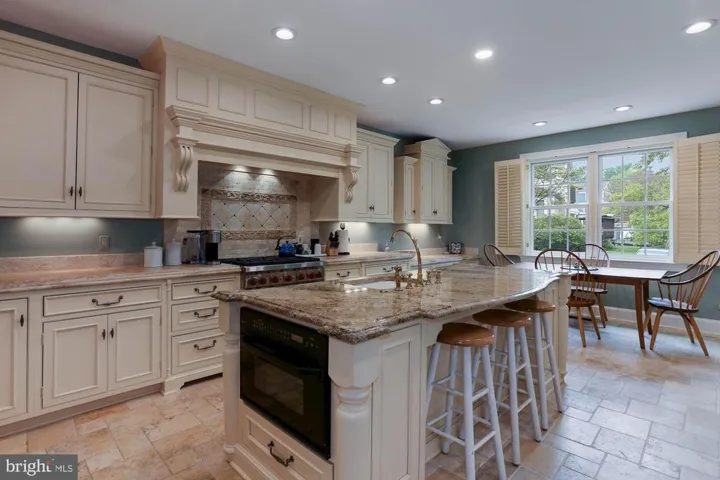 3818 N Randolph Ct, Arlington, Virginia 22207