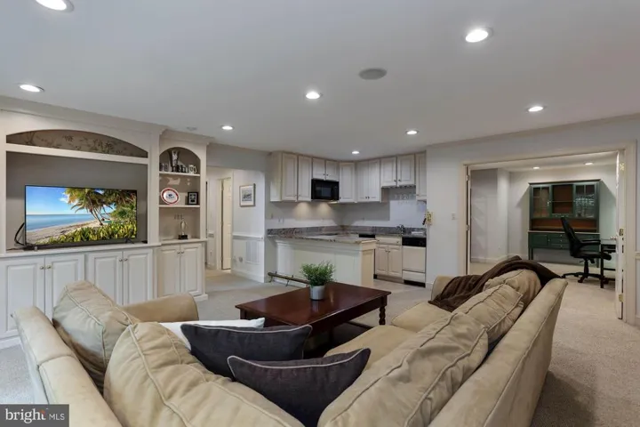 3818 N Randolph Ct, Arlington, Virginia 22207