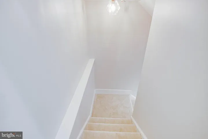 17100 Gullwing Dr, Dumfries, Virginia 22026