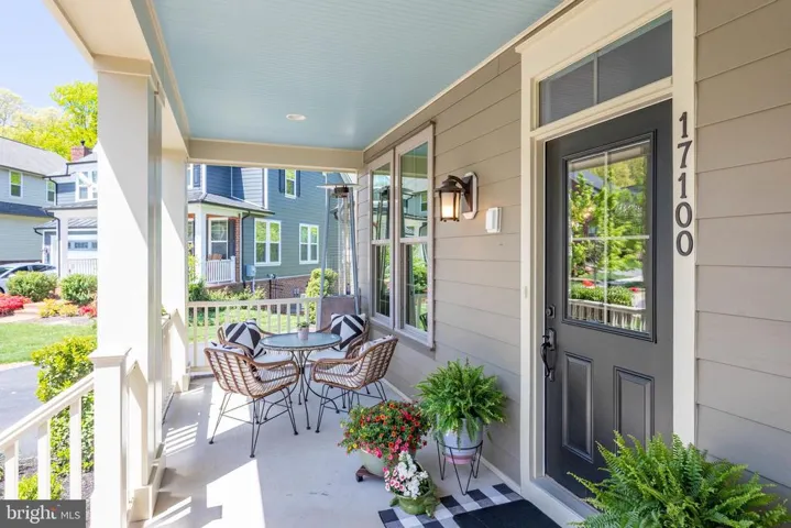 17100 Gullwing Dr, Dumfries, Virginia 22026