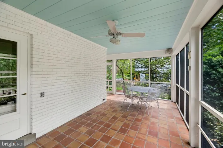 2710 N Brandywine St, Arlington, Virginia 22207