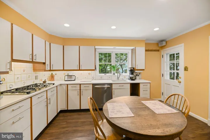 2710 N Brandywine St, Arlington, Virginia 22207