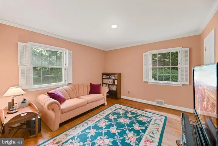 2710 N Brandywine St, Arlington, Virginia 22207