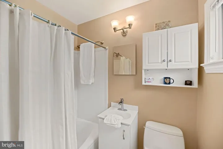 2710 N Brandywine St, Arlington, Virginia 22207