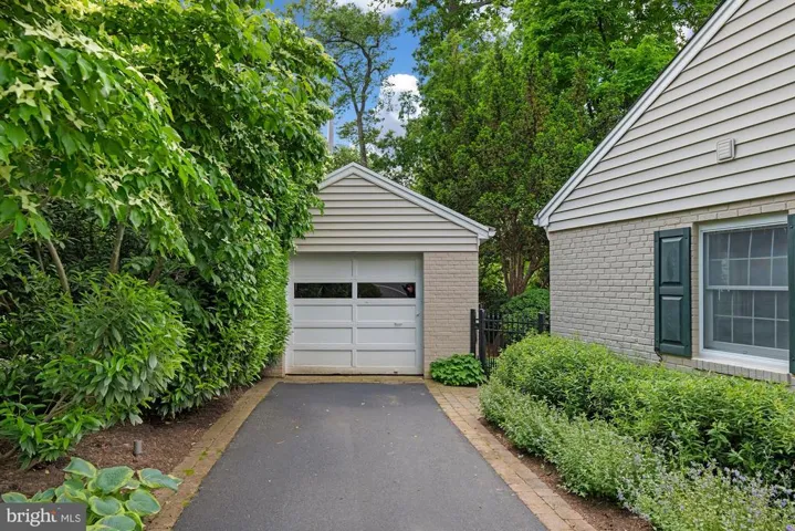 2710 N Brandywine St, Arlington, Virginia 22207