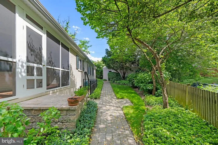 2710 N Brandywine St, Arlington, Virginia 22207