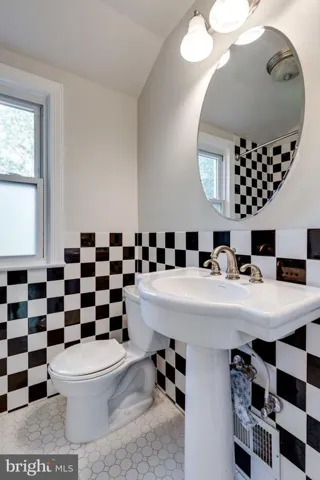 5940 N Kings Hwy, Alexandria, Virginia 22303