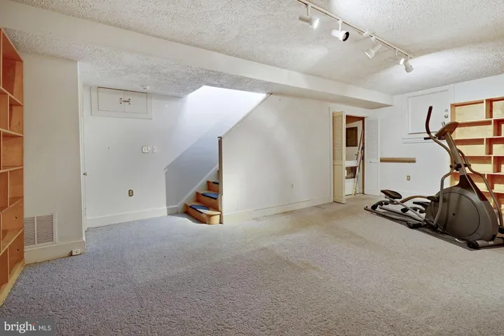 3804 Hummer Rd, Annandale, Virginia 22003