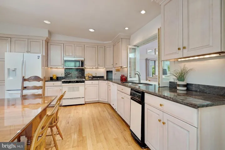 3804 Hummer Rd, Annandale, Virginia 22003