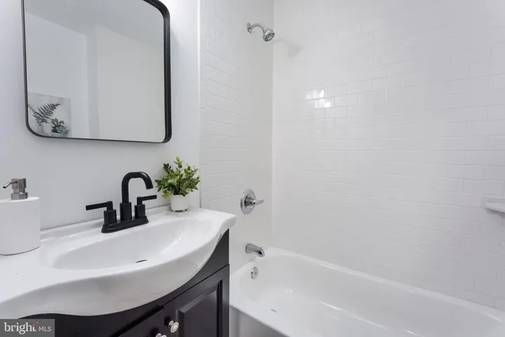 1602 W St Ne, Washington, District of Columbia 20018